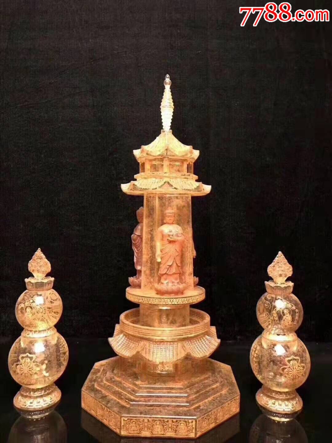 古寺地宫,出土水晶三面佛舍利塔一套,发现时共三件,主塔下面刻有鎏金