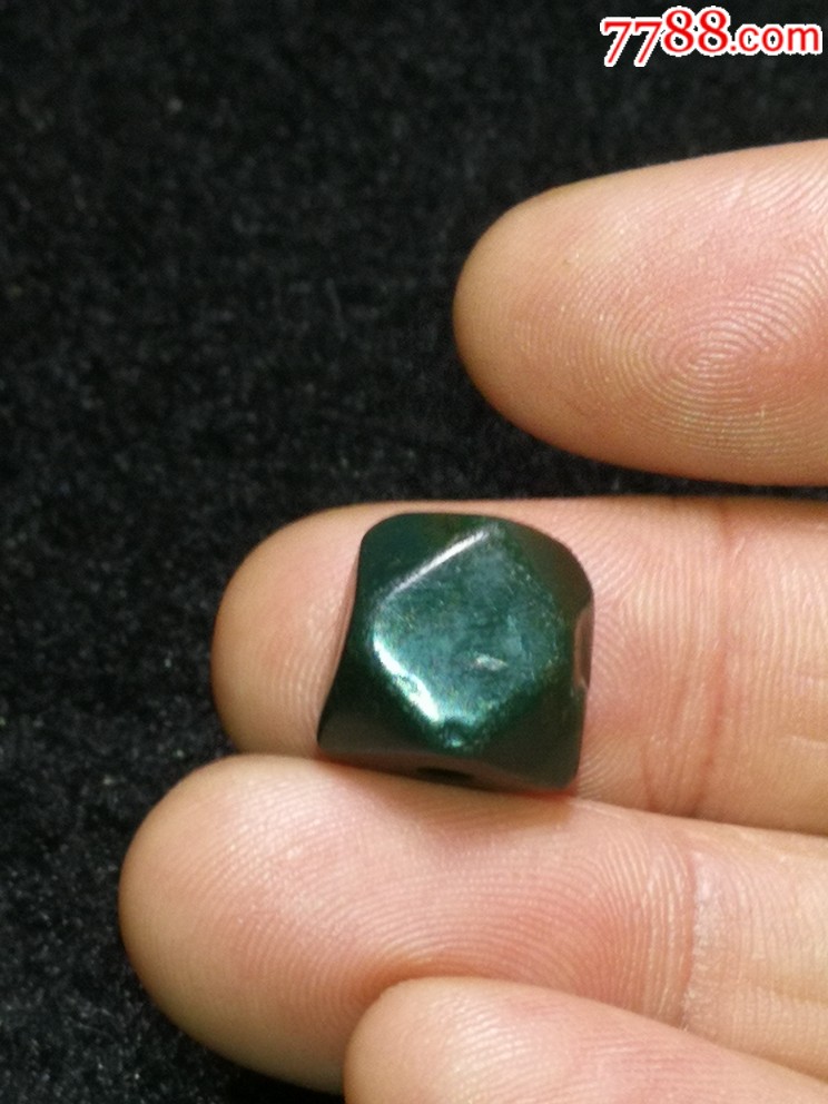 西亚老绿玉髓八棱珠