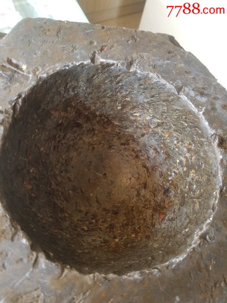 解放后期纯手工云南黑青石墨石石臼一个