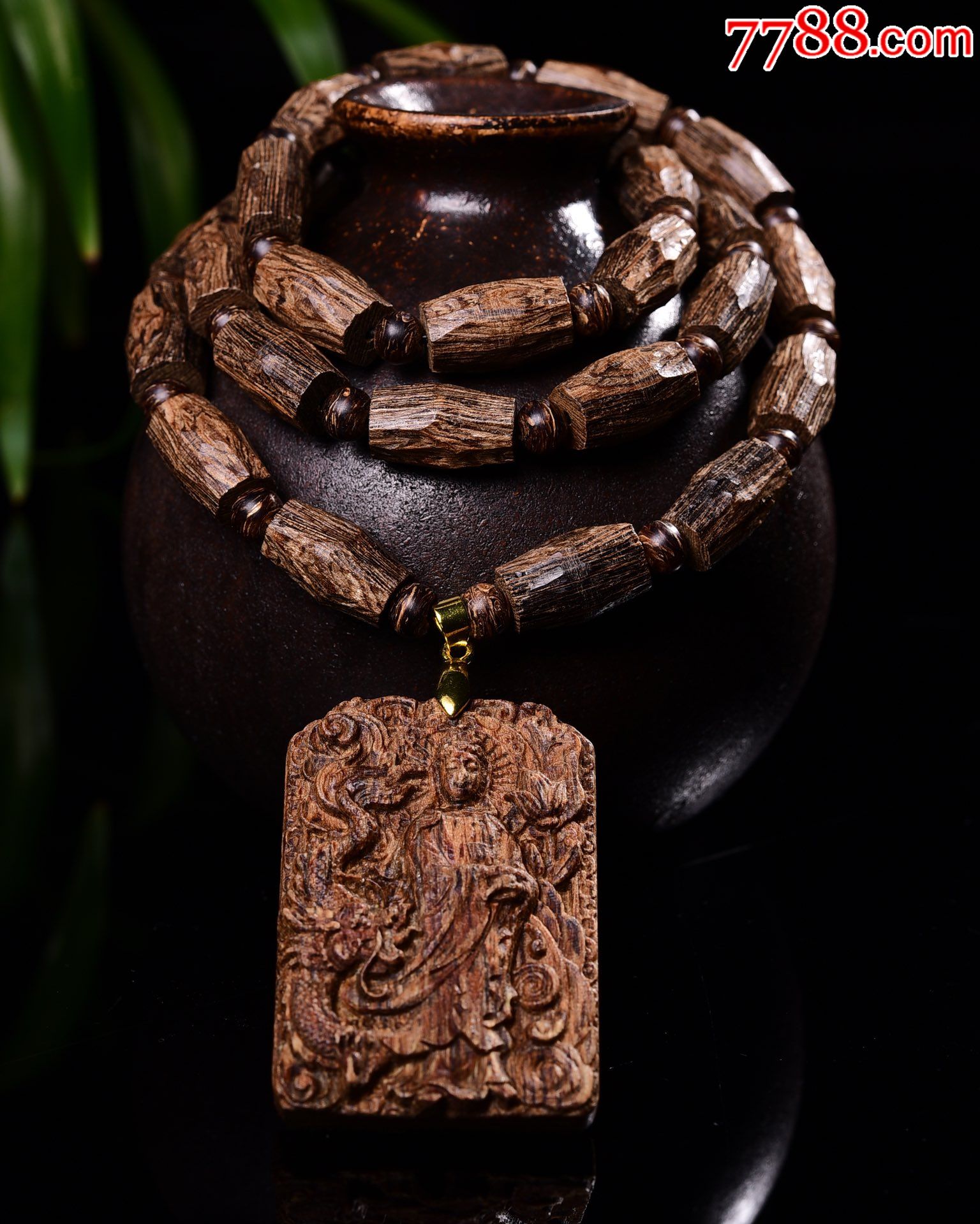 这又是一款我的得意好货了,越南芽庄沉水级沉香精雕"观音"吊坠