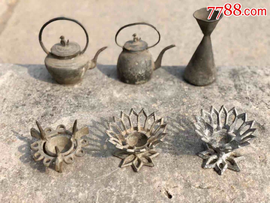六十年代燎酒锡壶三套,皮壳老辣,年代感十足,收藏佳品.
