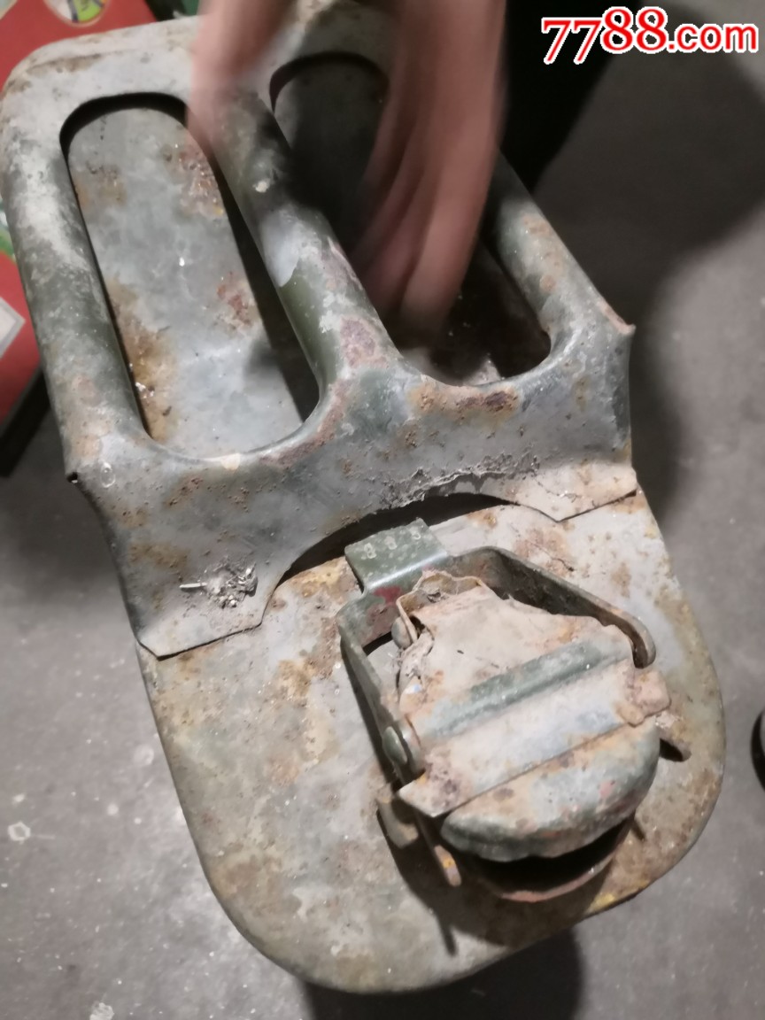 二战时期美国*用吉普车备用油桶