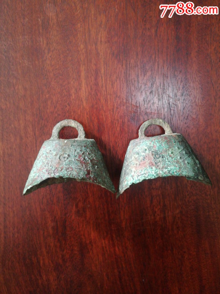 青铜铃铛