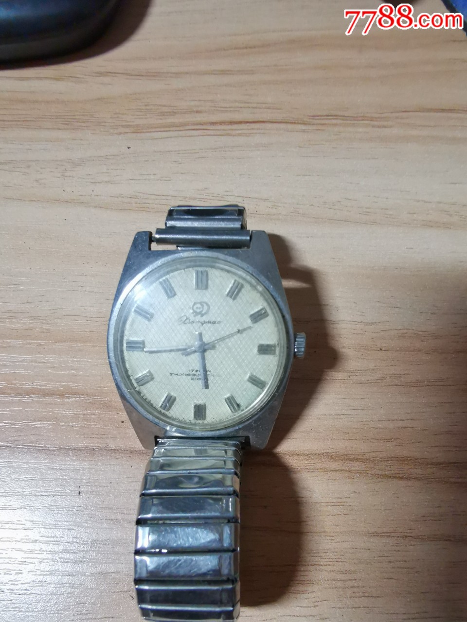 熊猫机械手表完好无损