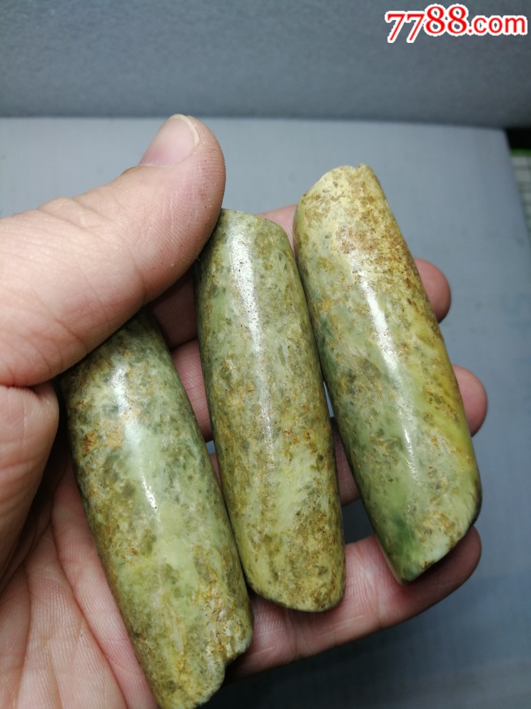 以前收到的红山文化玉勒子