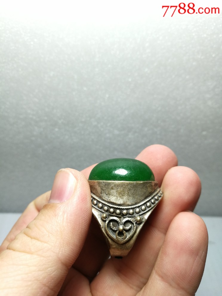 以前收到清代老翡翠戒指