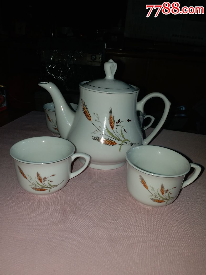 文革东方红瓷厂手绘描金麦穗全新茶具一套