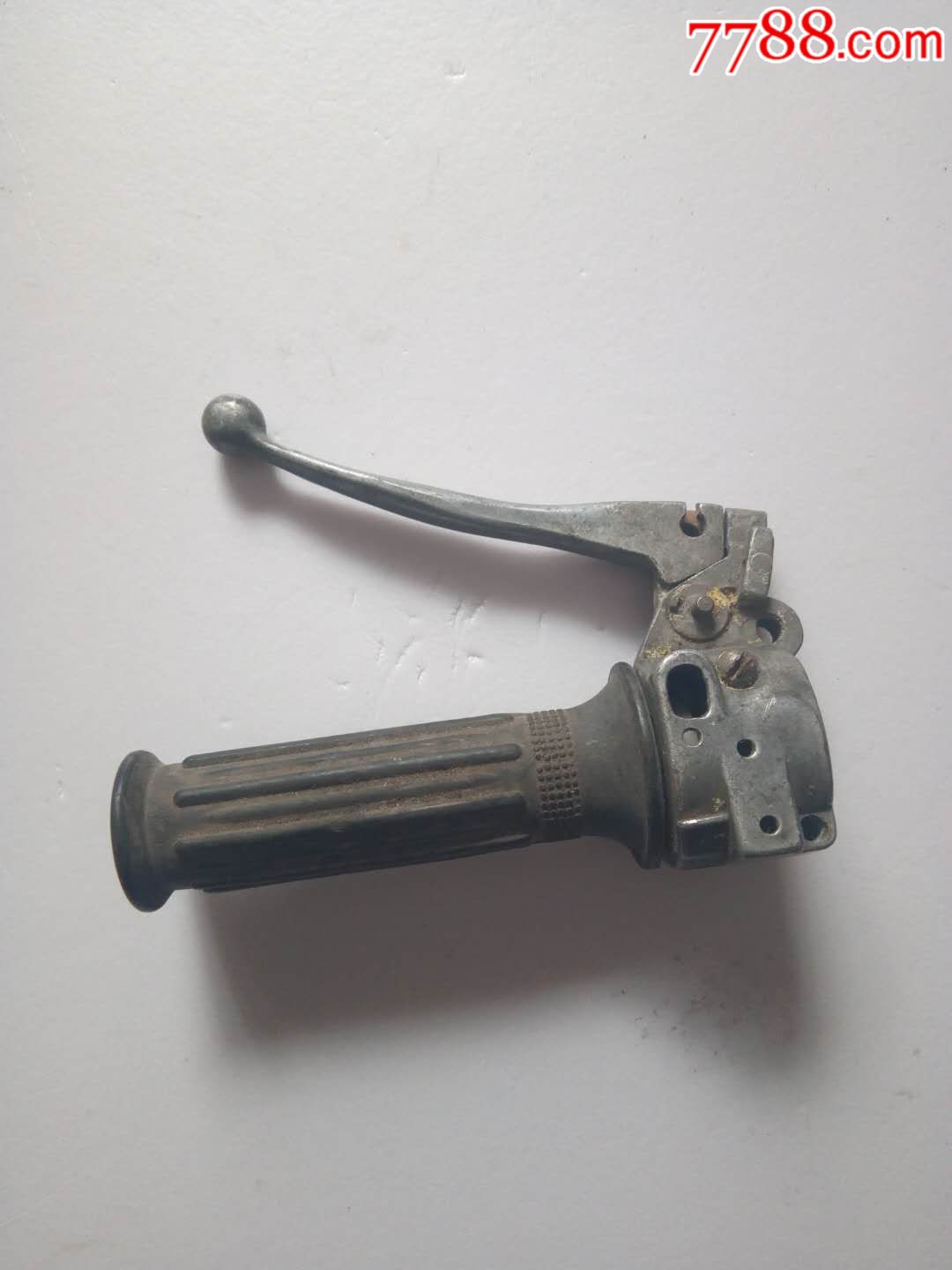 老铝制摩托车把手