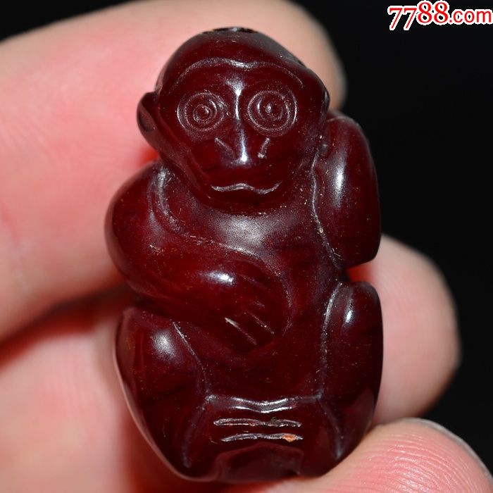 和田玉红玉红沁通天孔招财福运神猴佩饰