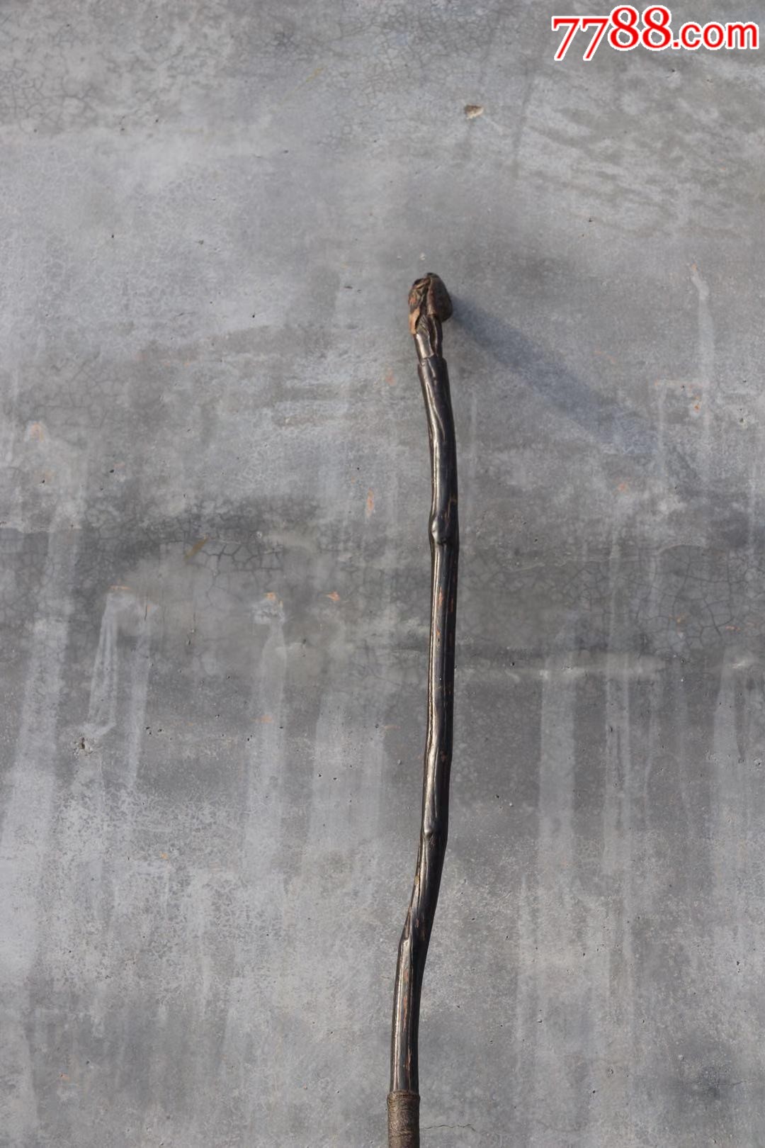 清代精品降龙木六道木鳌鱼头禅杖,选材质上乘,雕工有力,形象逼真