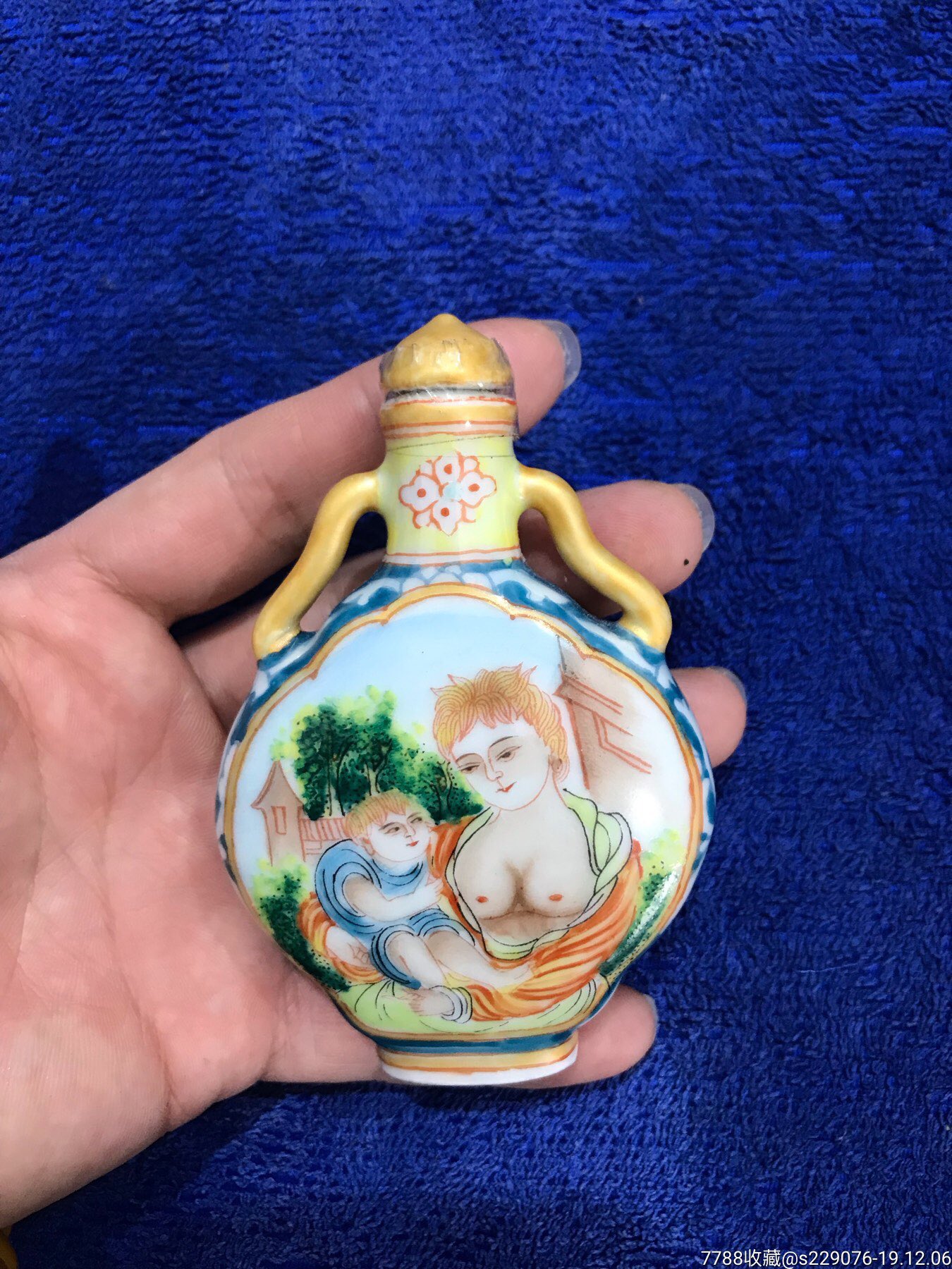 清末民初居仁堂制手绘双耳五彩瓷鼻烟壶