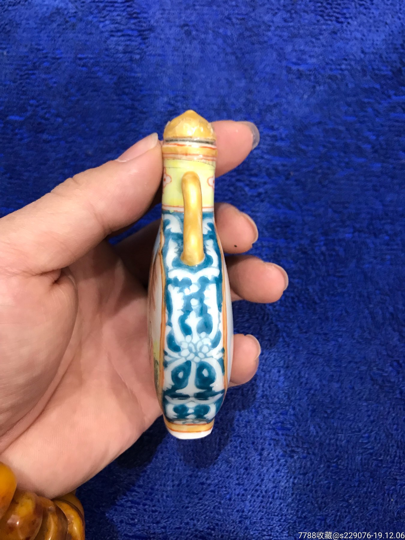 清末民初居仁堂制手绘双耳五彩瓷鼻烟壶