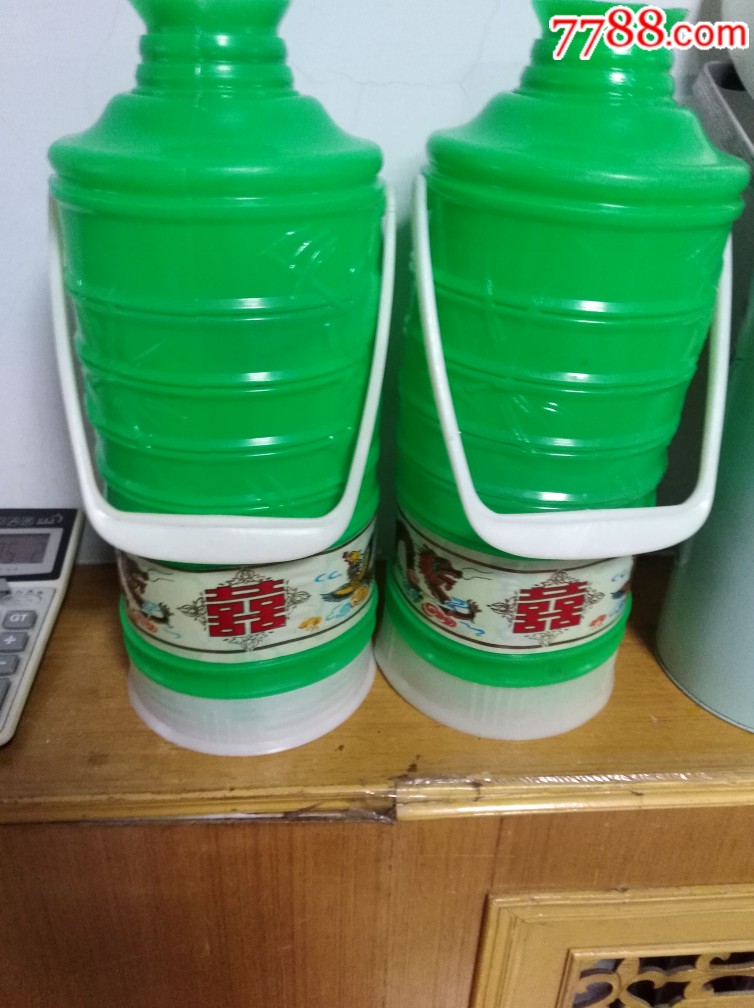 一对塑料暖壶皮