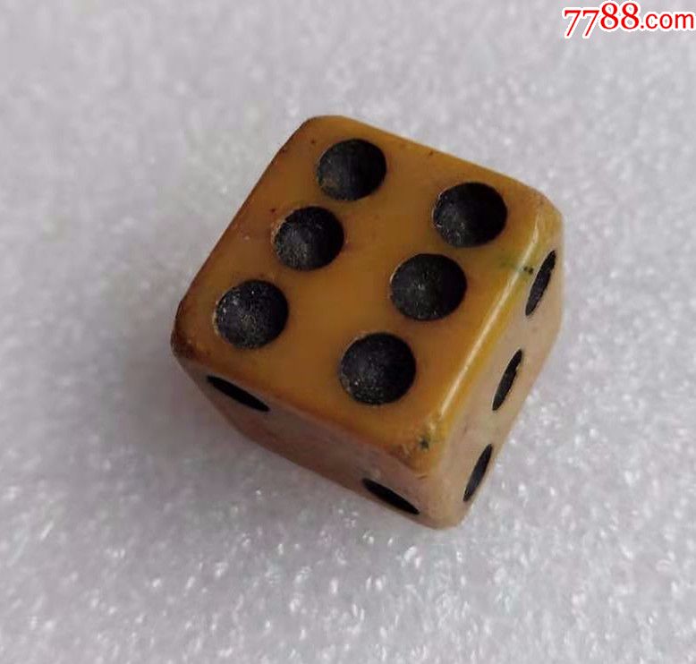 老的大个骨色胶木骰子一个