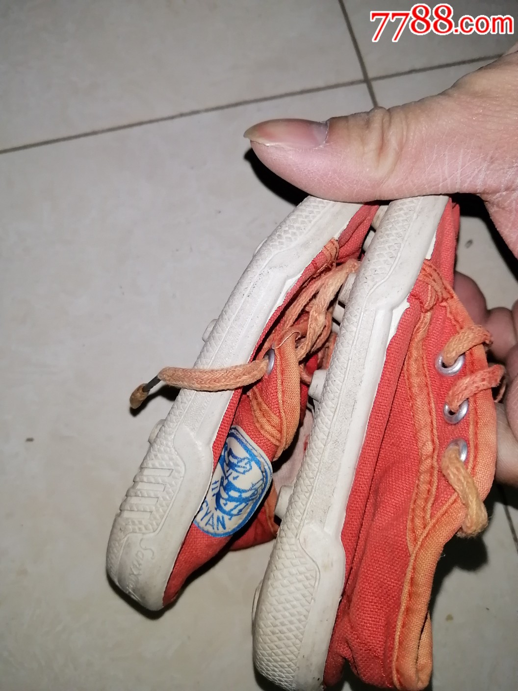 70年代(双燕牌)帆布,硬胶底儿童鞋子