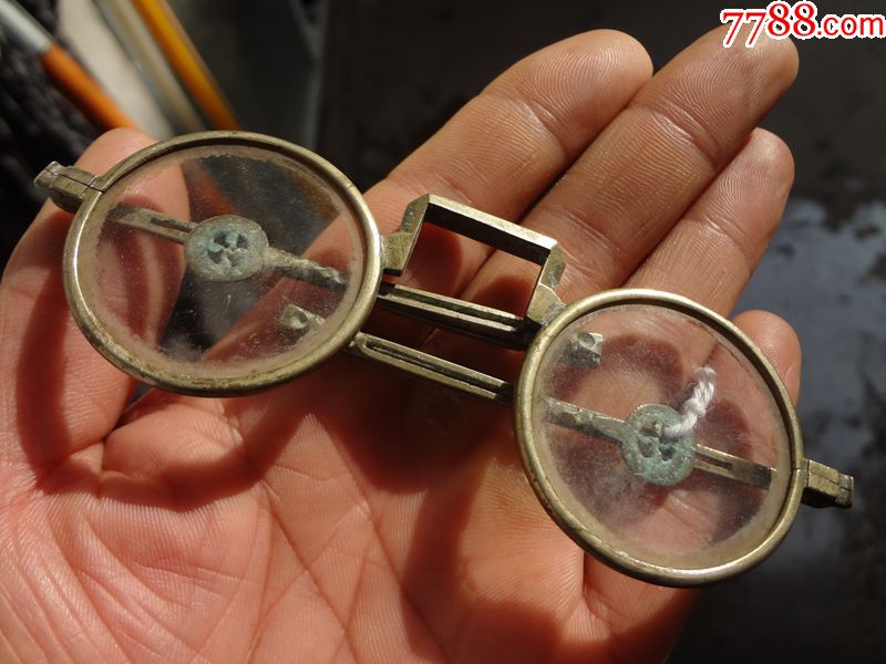 清代白铜水晶石老眼镜一件