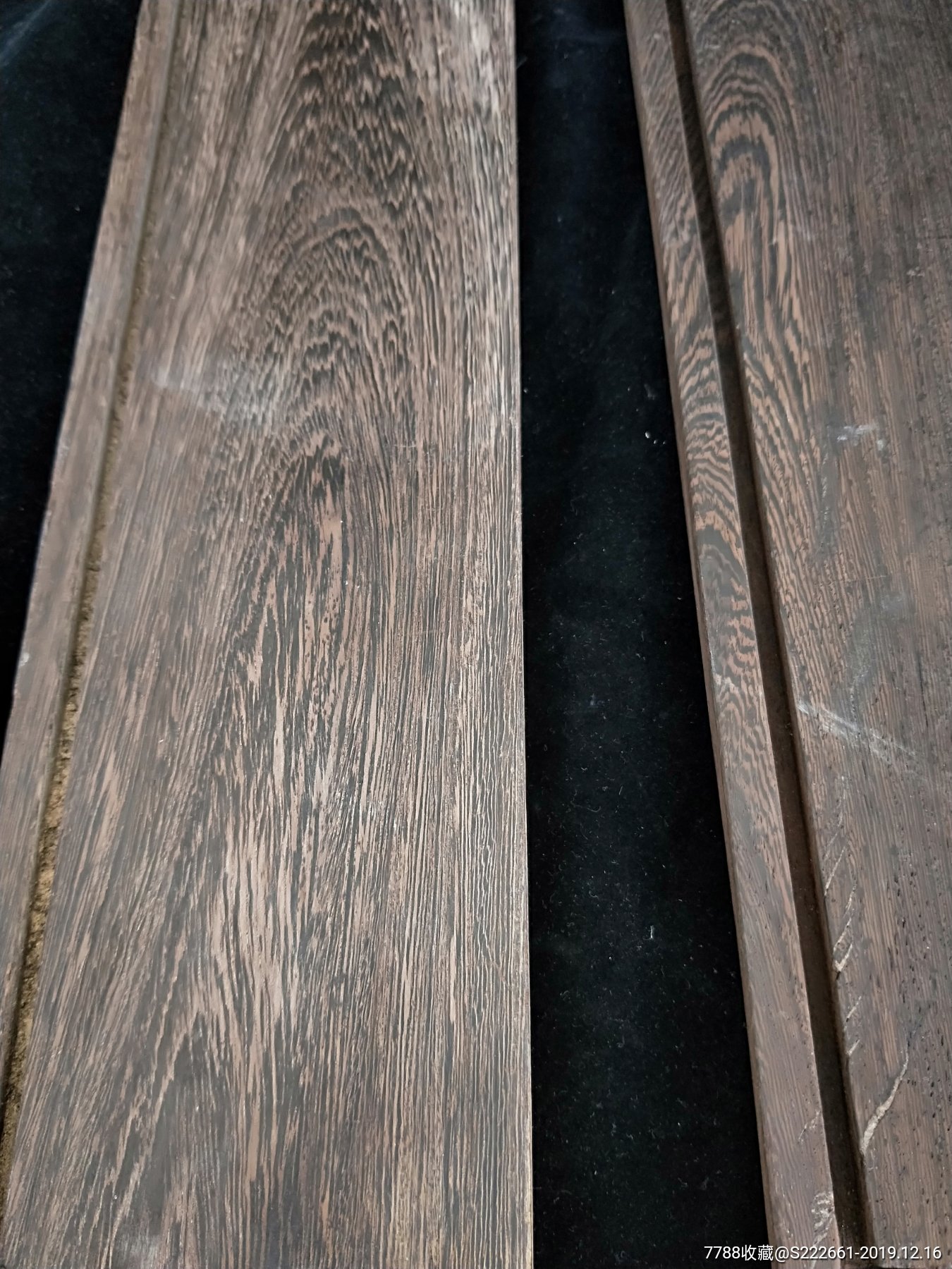一对老料鸡翅木的古龙雕刻木板