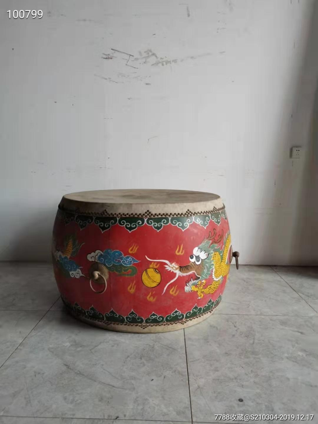 红漆老大鼓,彩绘双龙戏珠,两面牛皮完好无损!