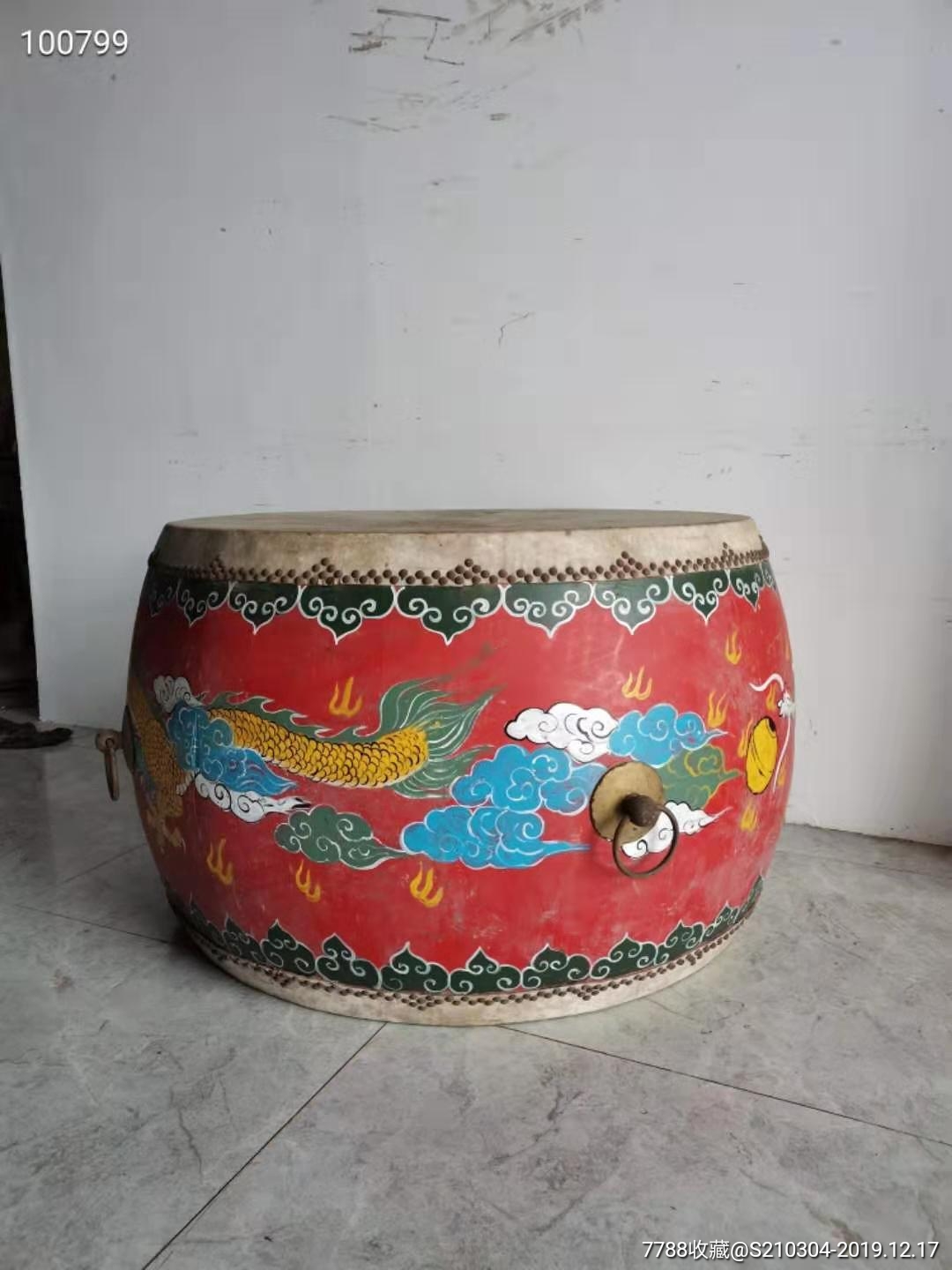 红漆老大鼓,彩绘双龙戏珠,两面牛皮完好无损!