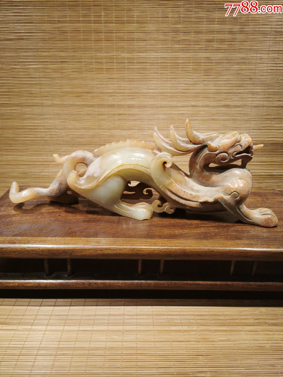 和田玉高古汉龙玉器摆件,玉螭龙整料雕刻,造型威武大气,雕工精湛,和田