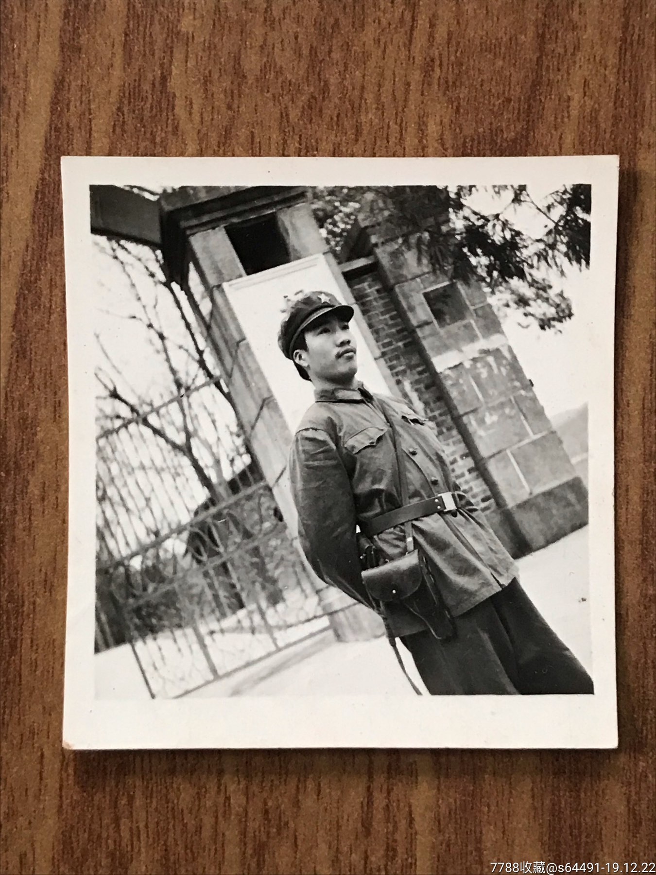 五十年代解放军佩戴手枪