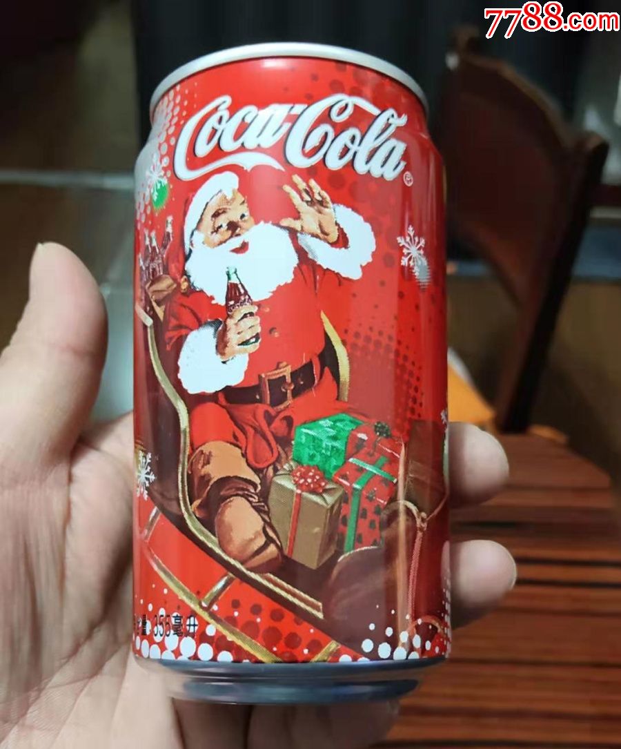 圣诞老人可口可乐空罐