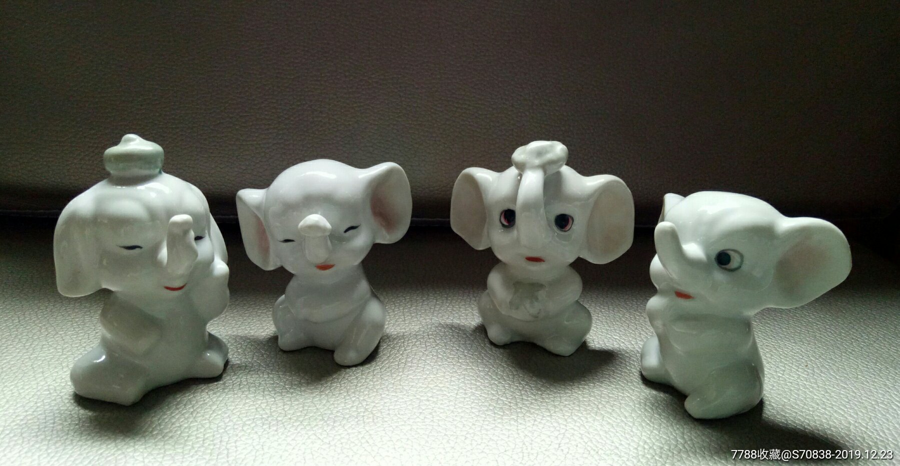陶瓷小象一组四个.