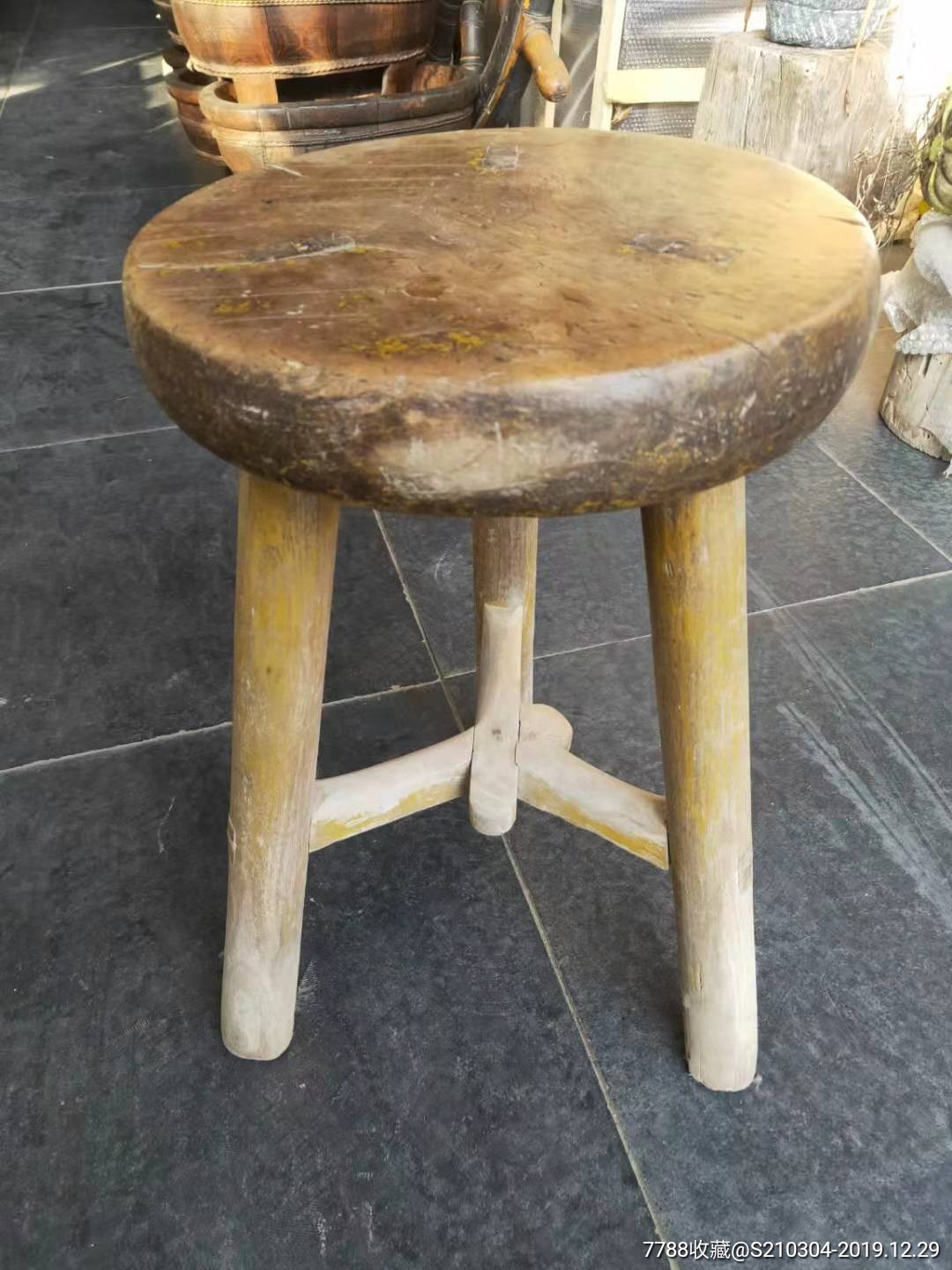 一个清朝栗木圆凳包浆一流品相好