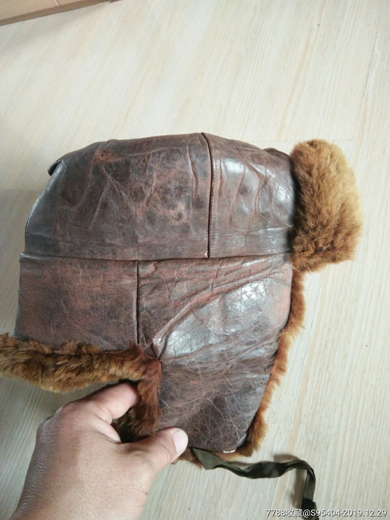 建国初期的皮帽子.