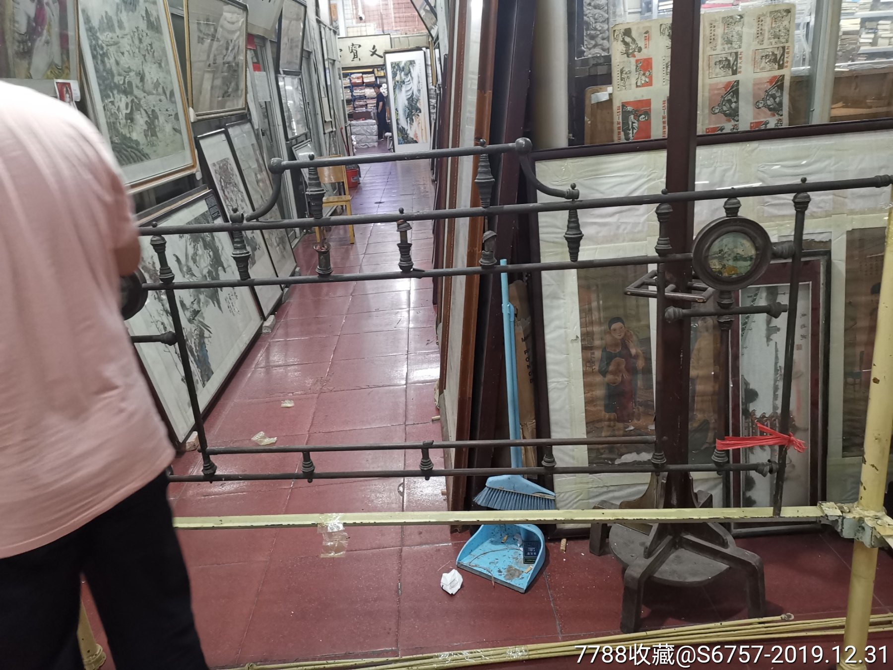 民国三面玻璃铜床高级妓院