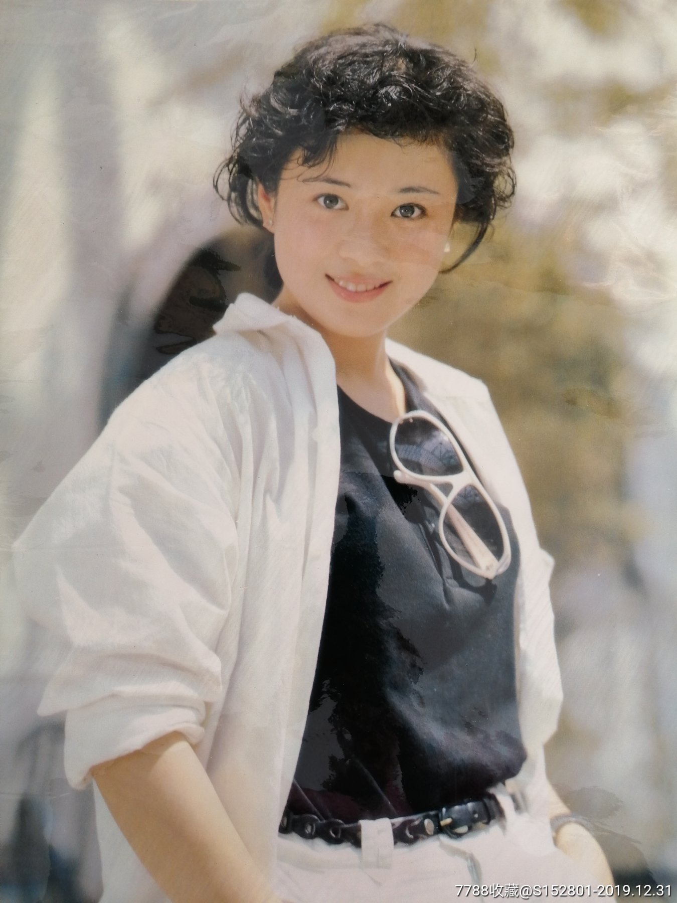 电影演员傅艺伟(塑料纸)