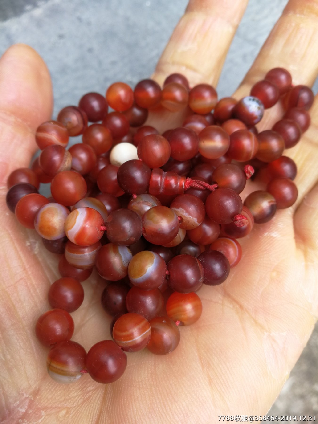 红玛瑙珠串108颗一串颜色养眼含蓄