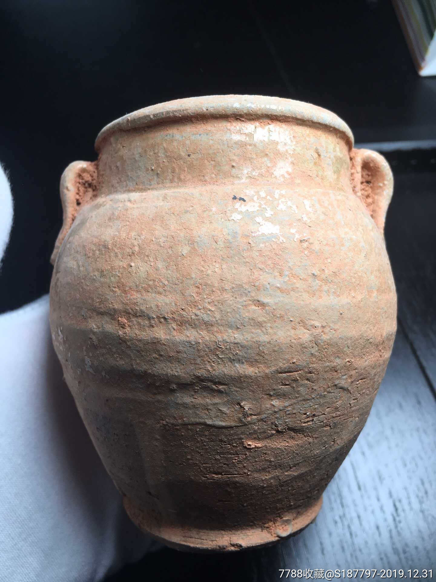 古代双耳陶瓷罐图片