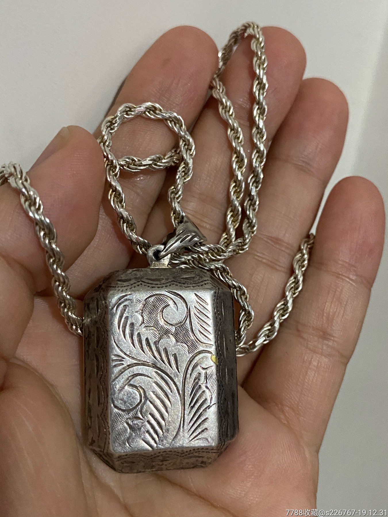 欧洲回流老银錾刻花卉纹相片盒吊坠带粗链子带银标925银