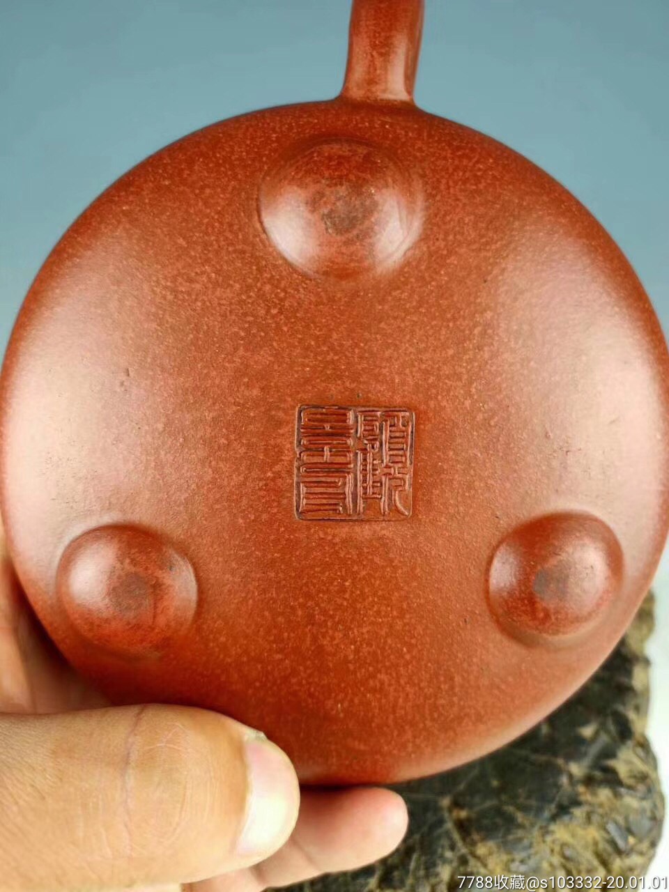 精品顾景舟制作刻刻心经石瓢老紫砂壶,用沙细致,字迹清晰,刀法苍劲有