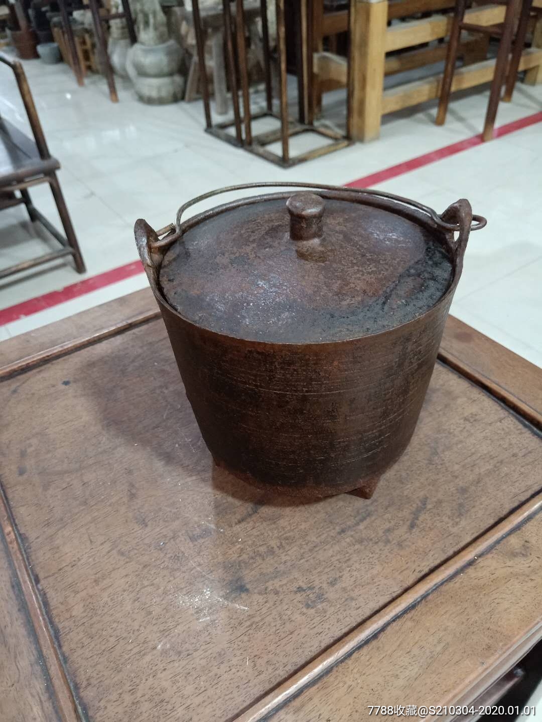 老的小铁桶保存完整品相如图