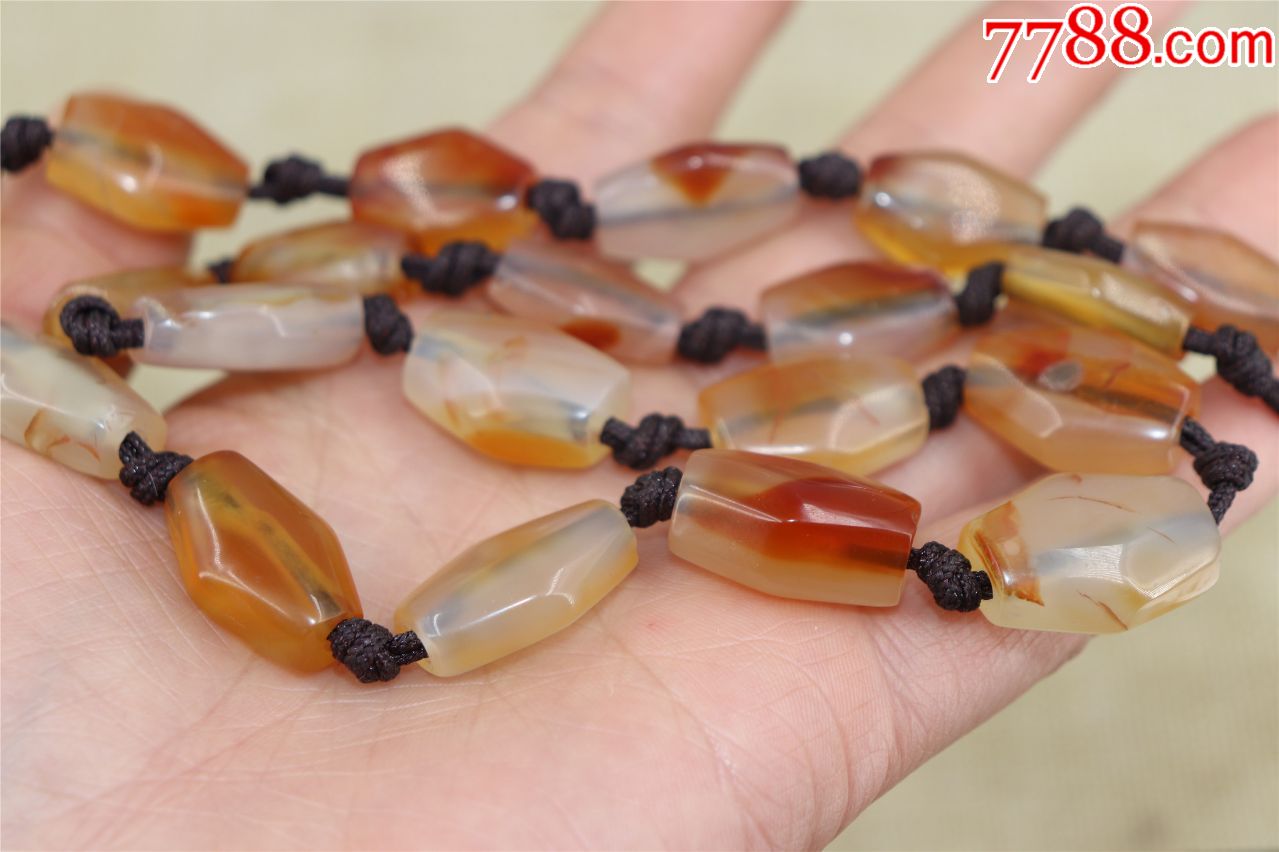 一条老西亚玛瑙链