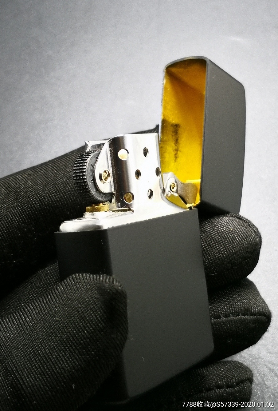 香港首领chief打火机:《红色高跟鞋女郎系列二》带盒,未经使用