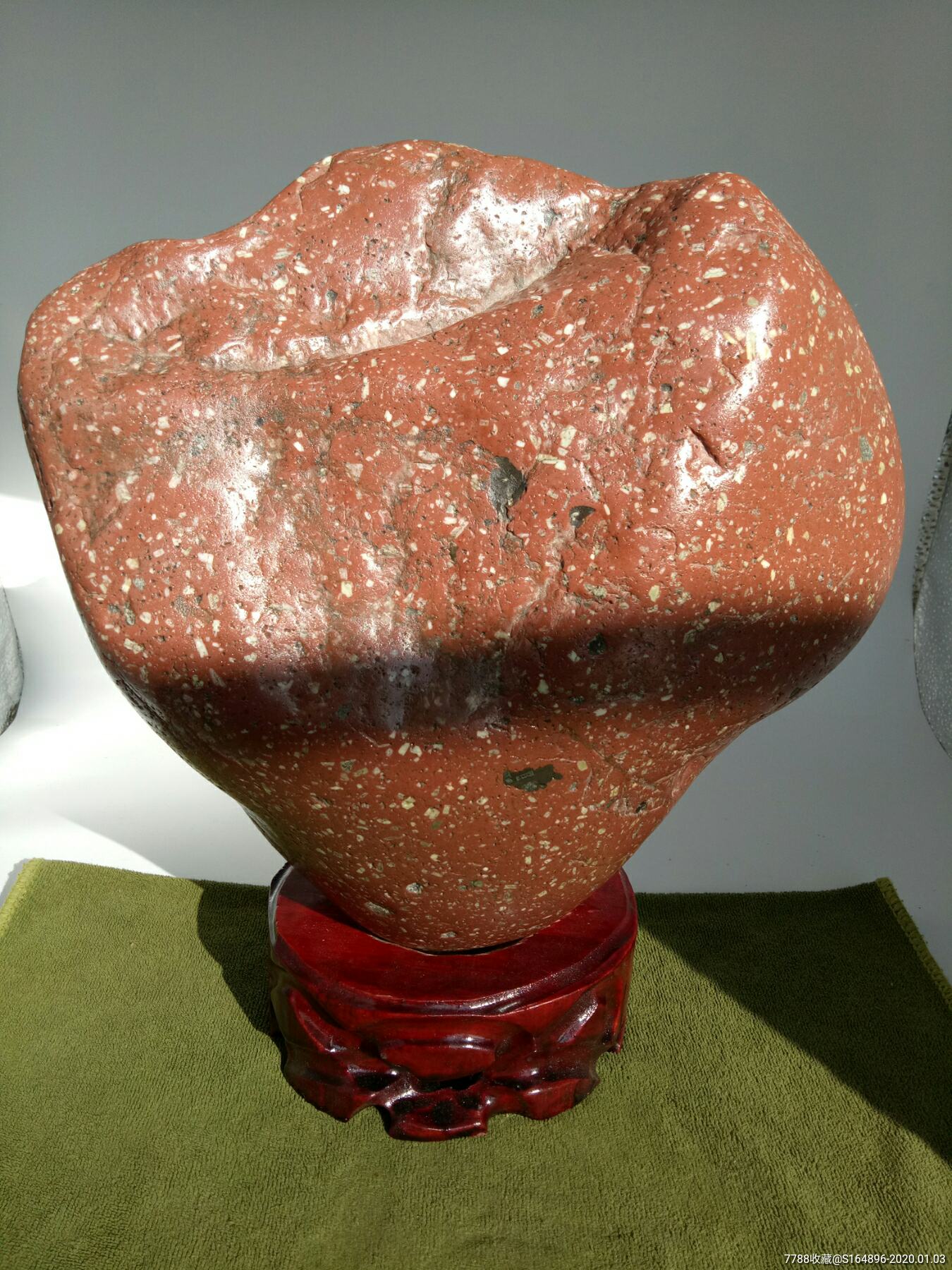 祁连红陨石原石图片图片