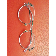 近视眼镜1个(se70544465)_7788收藏__收藏热线