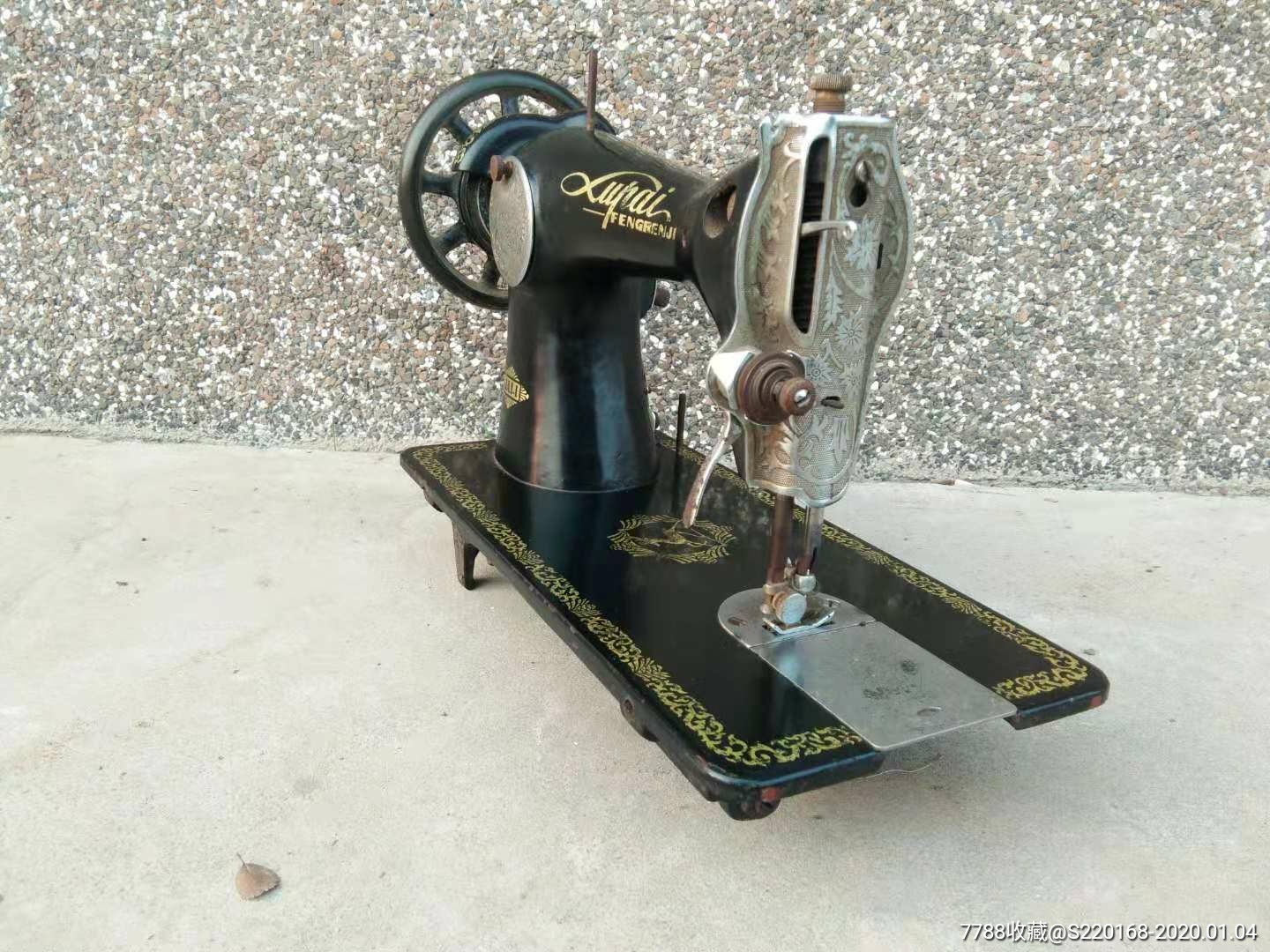 解放初期哈尔滨缝纫机厂出品的鹿牌缝纫机头