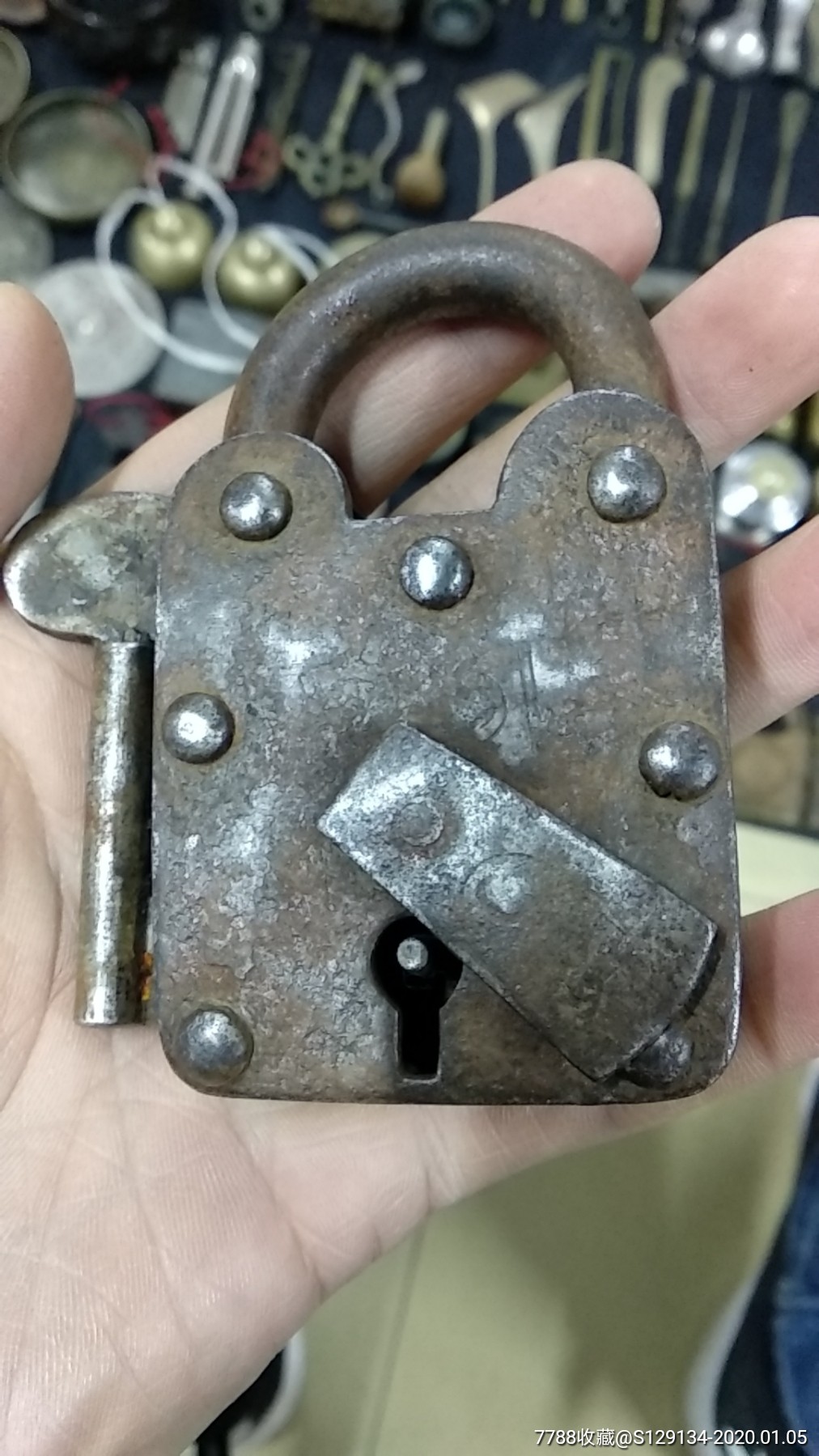 老铜锁,老铁锁