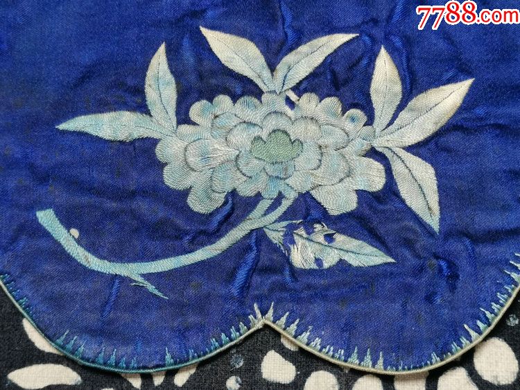 民国时期民间手工艺刺绣牡丹花卉纹饰布袋兜绣品