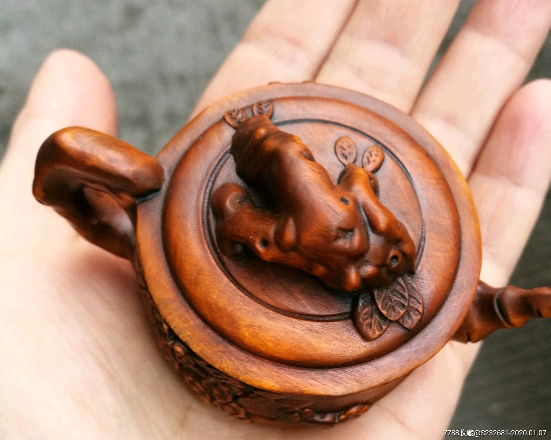 黄杨木茶壶