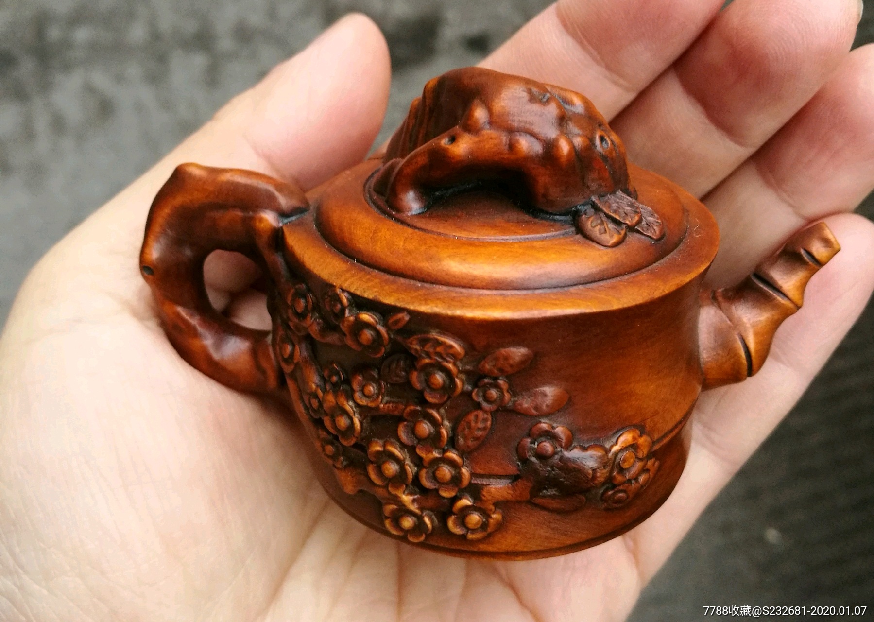 黄杨木茶壶