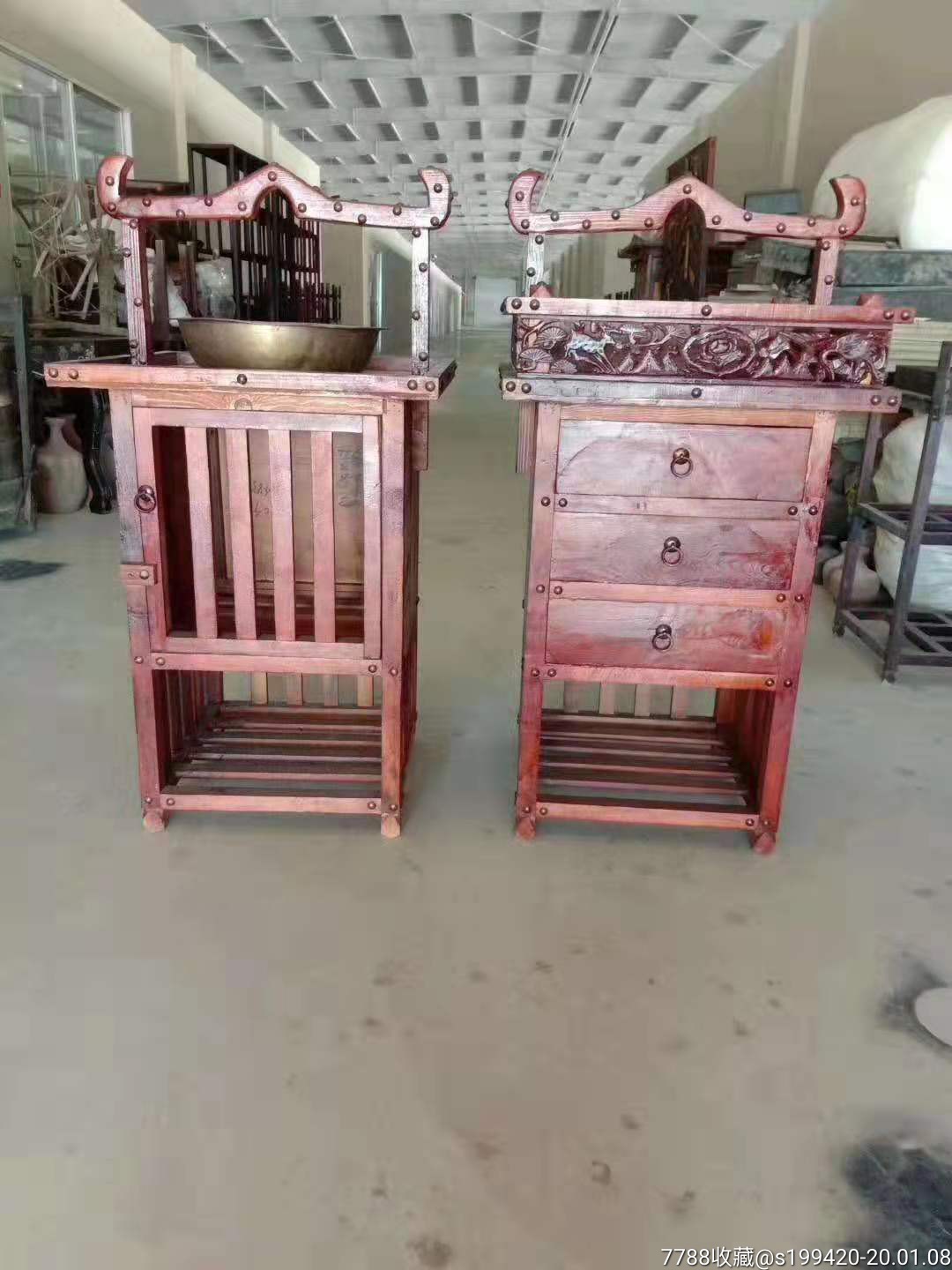 老榆木馄饨挑子一套,品相一流,尺寸如图.2680元不议价不包邮