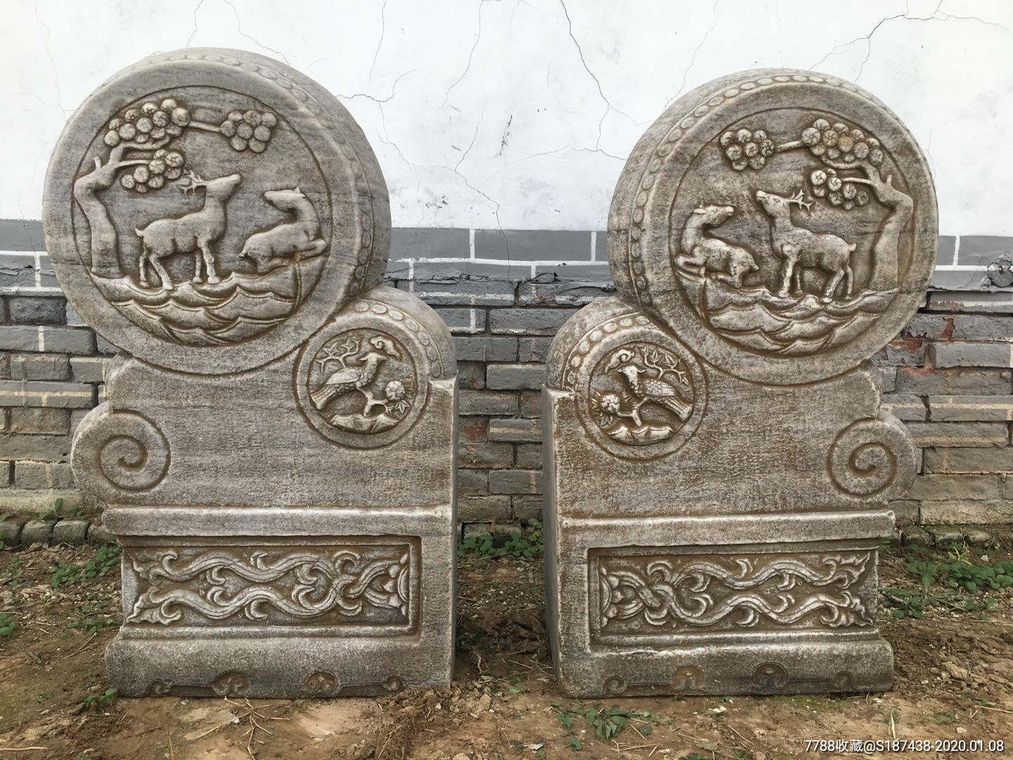 汉白玉石:门枕石一对,造形别致,高浮雕,刻画逼真,包浆浓厚,寓意极好