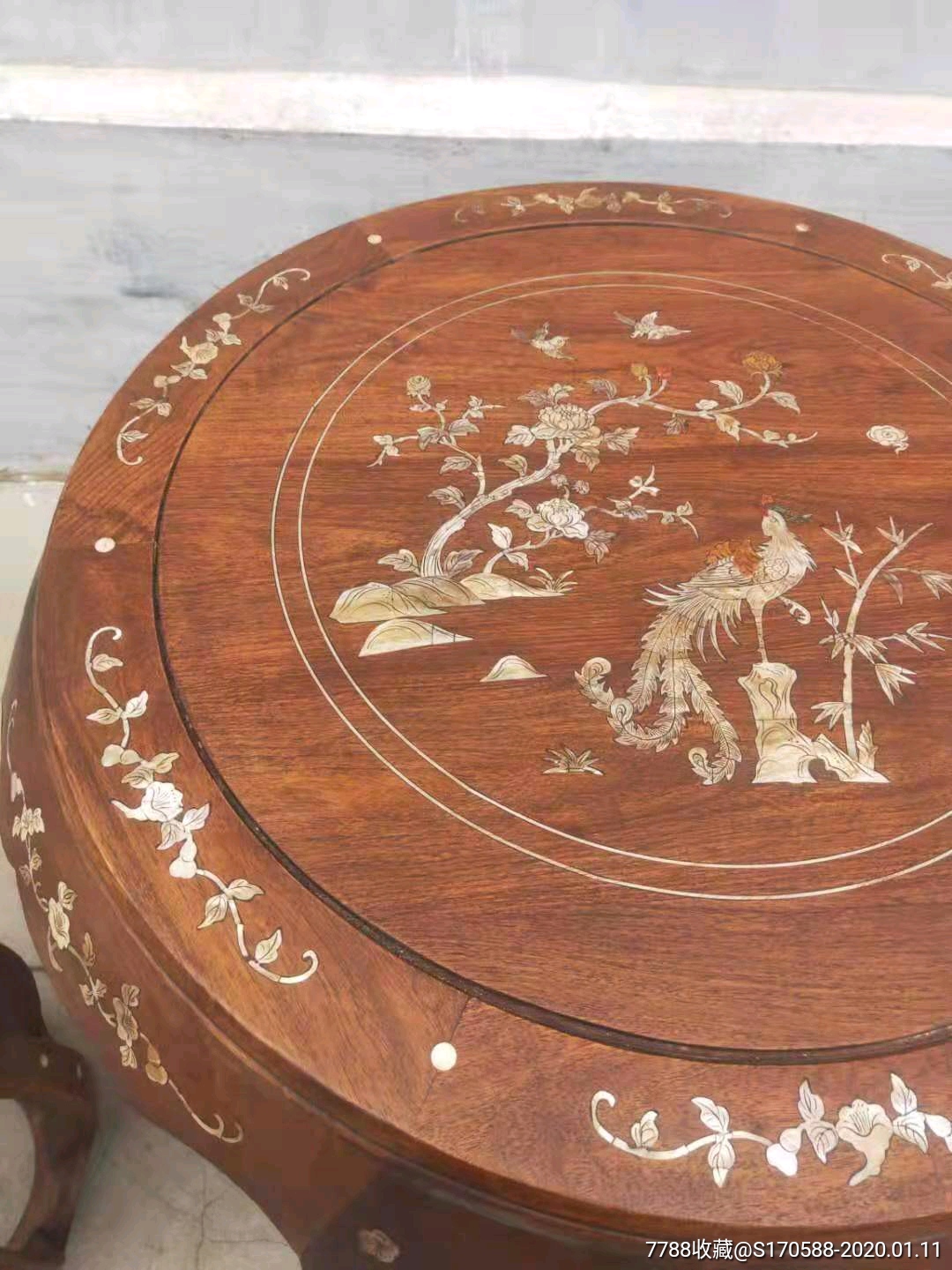 花梨木镶嵌贝壳鼓桌一套