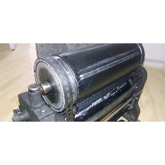 手摇油印机(se70672331)_7788收藏__收藏热线