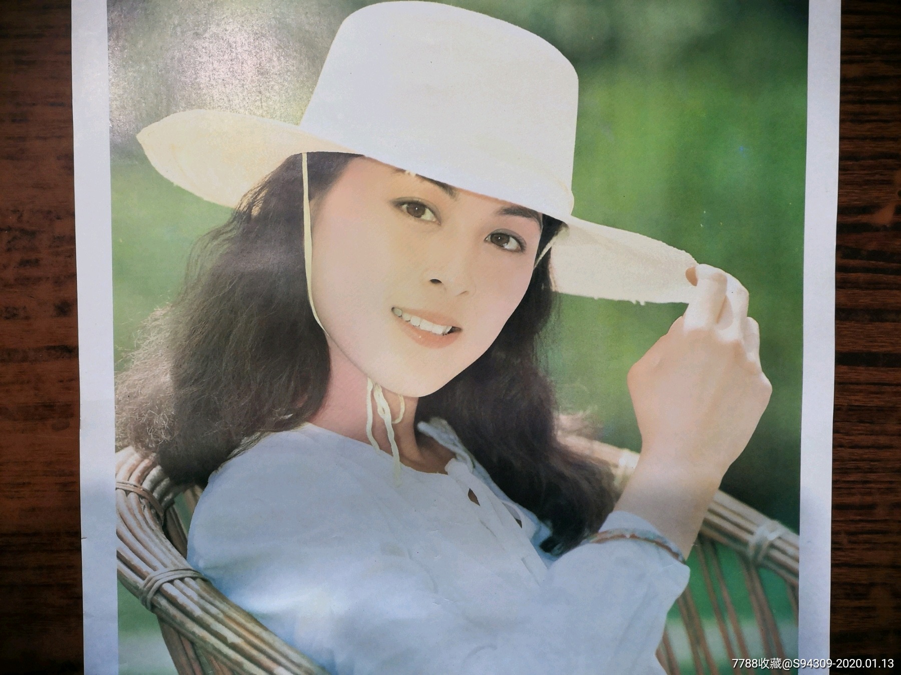 影星陈肖依1986年年历画